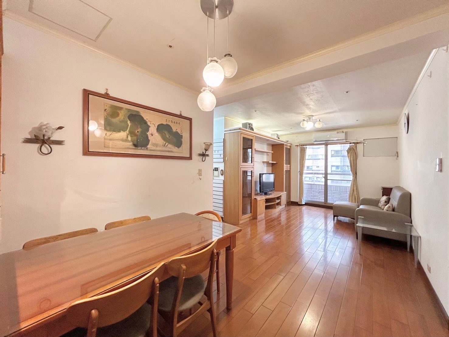 荷蘭村A區 三房平面車位 外觀或客廳主視覺